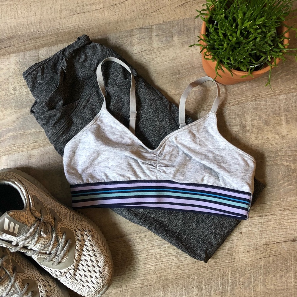 AERIE Heather Gray Bralette w/ Twisted Back ✨